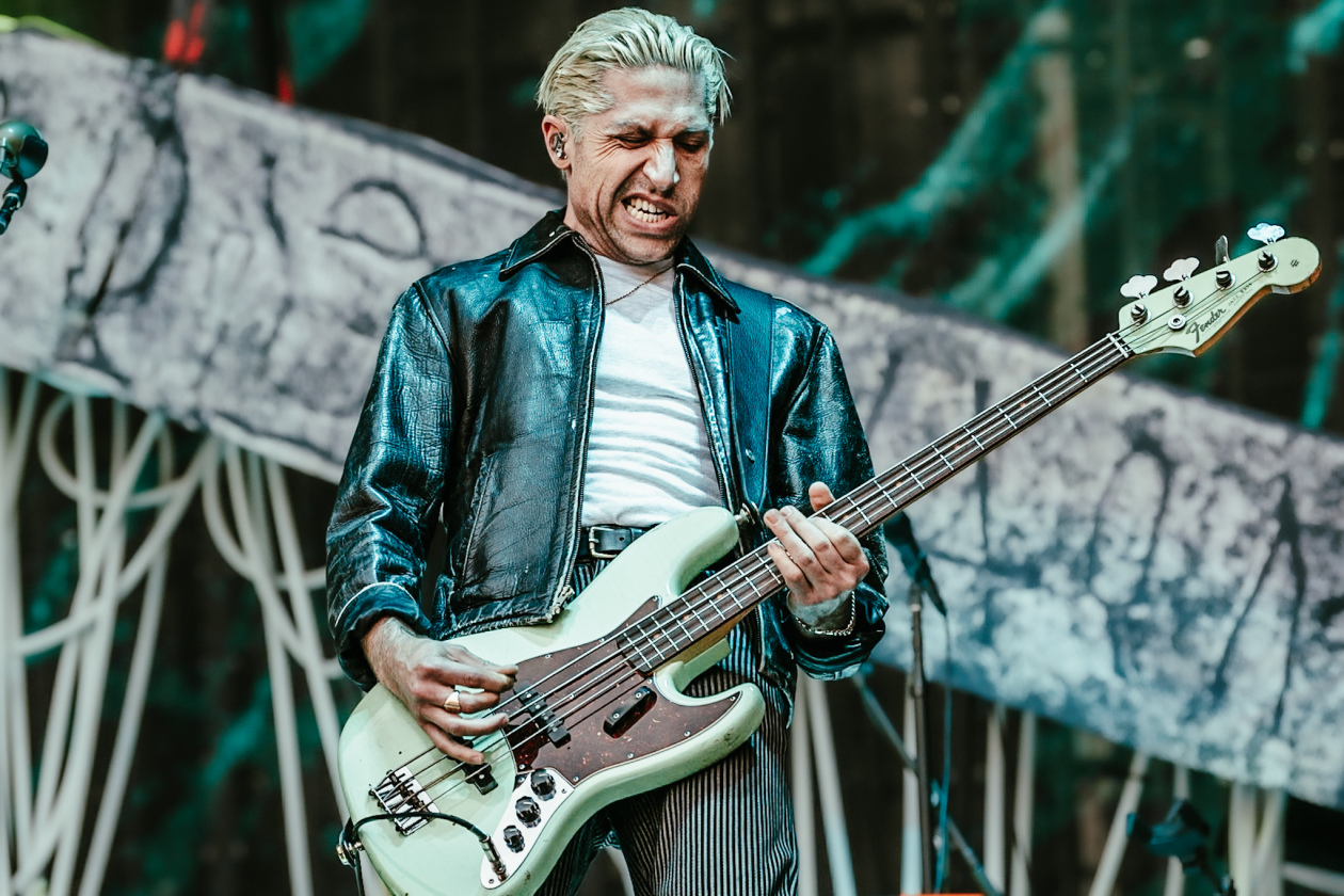 Queens Of The Stone Age – Josh Homme und Band auf Tour mit System Of A Down. – Michael Shuman.