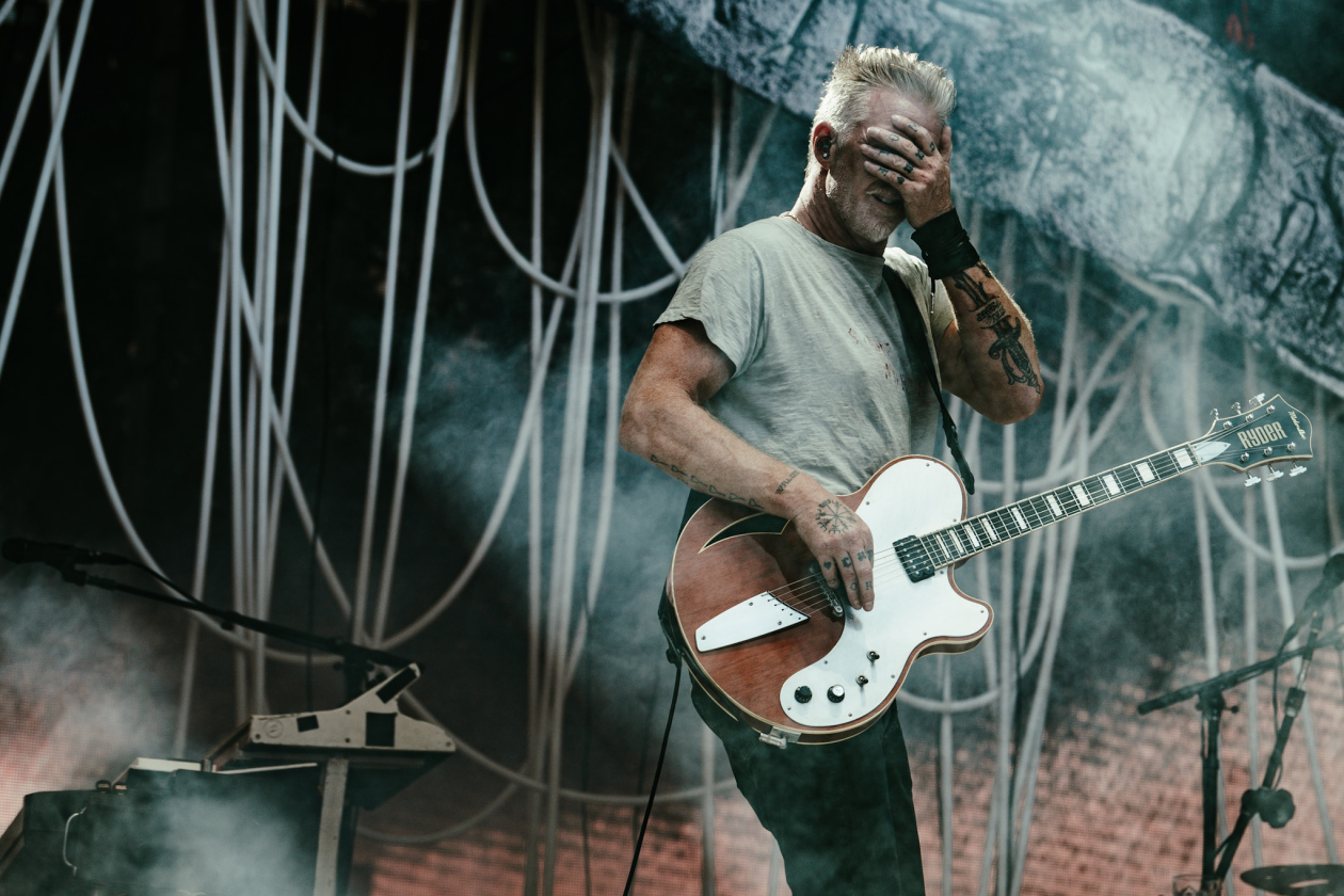Queens Of The Stone Age – Josh Homme und Band auf Tour mit System Of A Down. – QOTSA.