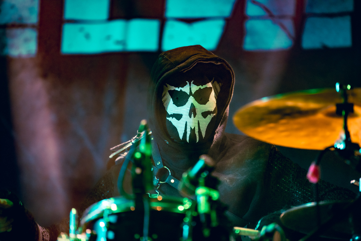 Schattenmann – Hymnen vor heimischer Kulisse: ein Heimspiel für die Metaller aus Franken. – Rorschach.