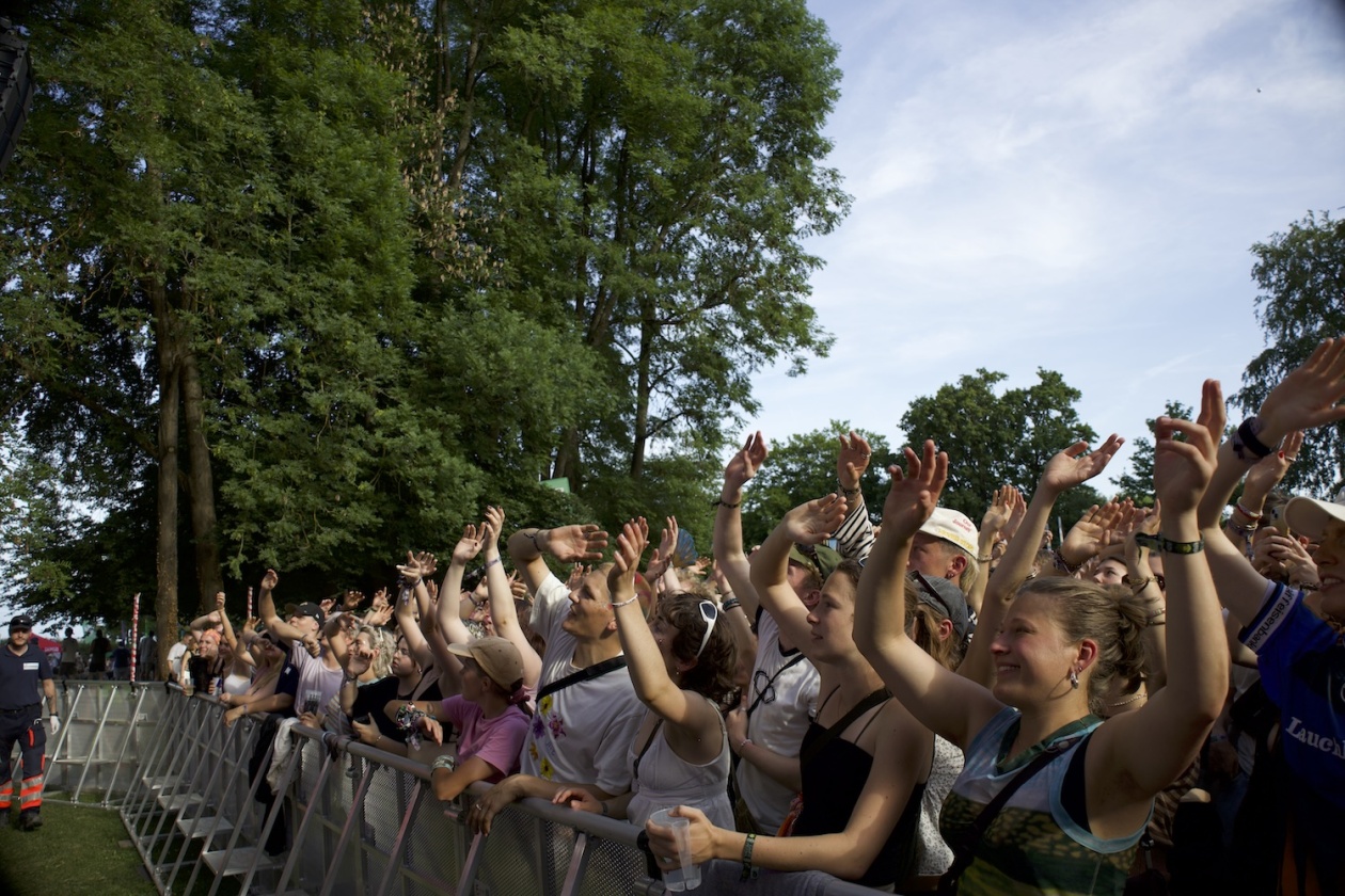 Das zweitägige Festival am Bodensee mit Sean Paul, Blond, Ikkimel, Zartmann, ZsaZsa, Ski Aggu u.a. – Fans.