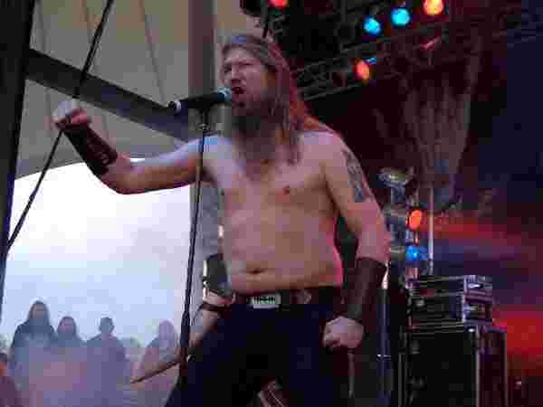 Rock Hard Festival 2005 – Als Wikinger ganz vorne mit dabei: Johan Hegg (Amon Amarth)