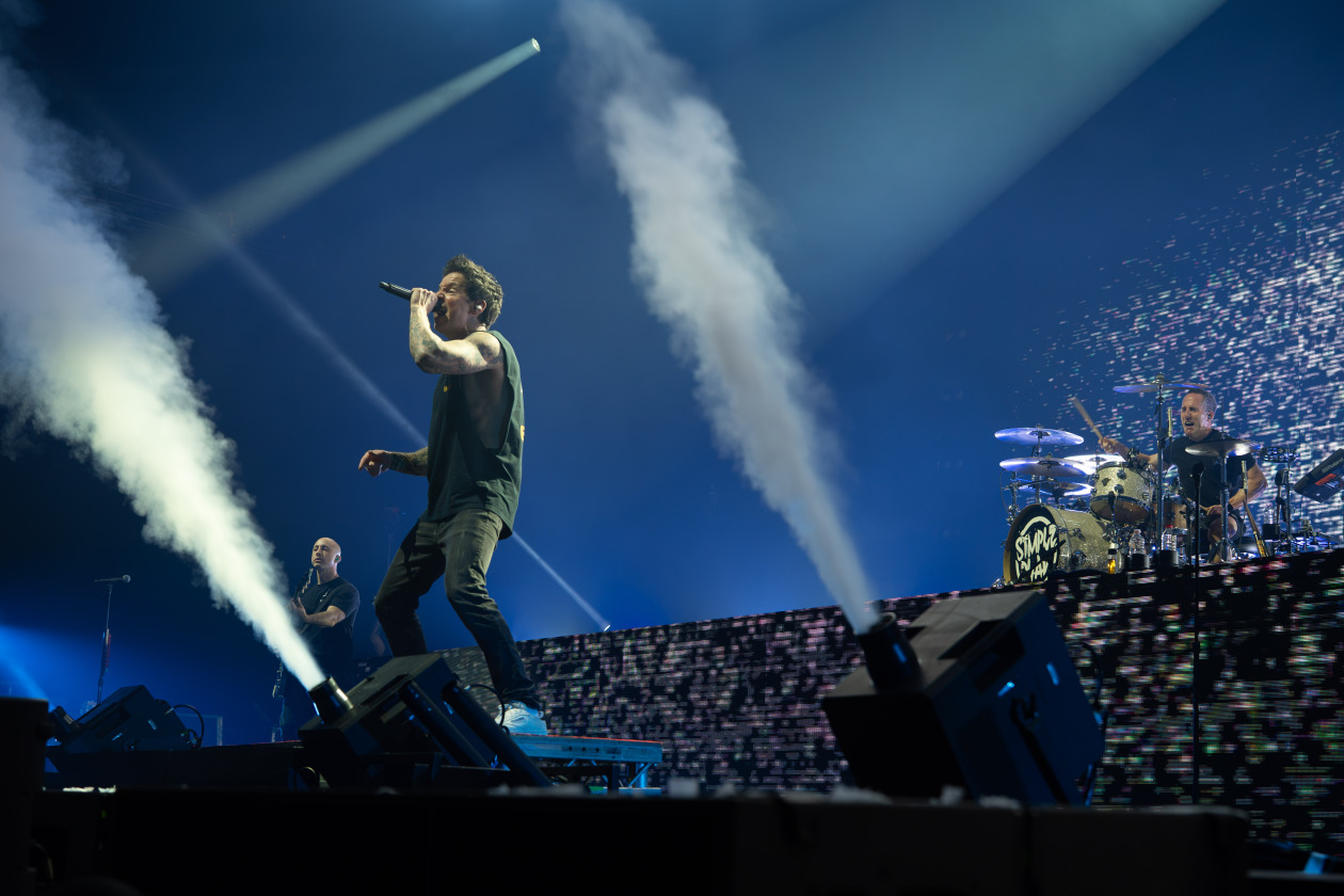 Nach über 20 Jahren im Biz spielten die Kanadier ihre bis dato größe Berliner Headlinershow. – Simple Plan.