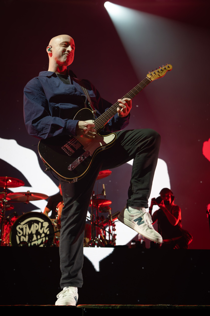 Simple Plan – Nach über 20 Jahren im Biz spielten die Kanadier ihre bis dato größe Berliner Headlinershow. – Jeff Stinco.