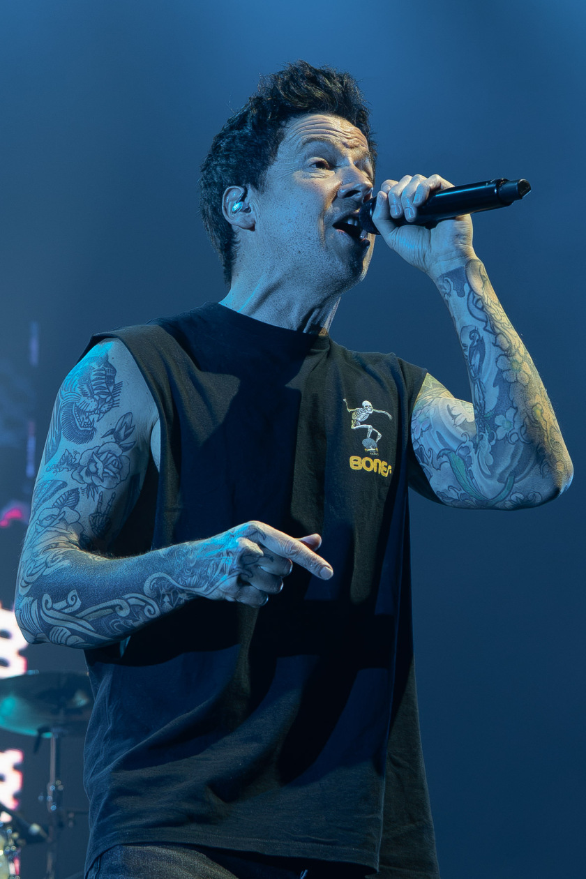 Simple Plan – Nach über 20 Jahren im Biz spielten die Kanadier ihre bis dato größe Berliner Headlinershow. – Pierre Bouvier.
