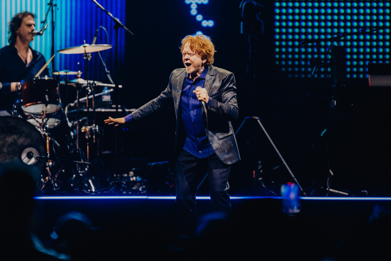 "40th Anniversary"-Tour: Sänger Mick Hucknall und Band. – Simply Red.