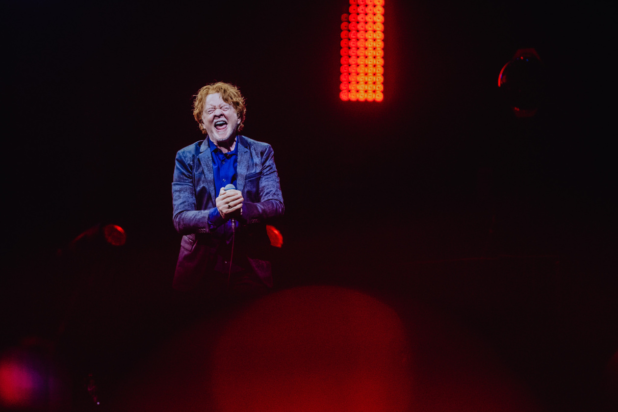 "40th Anniversary"-Tour: Sänger Mick Hucknall und Band. – Simply Red.