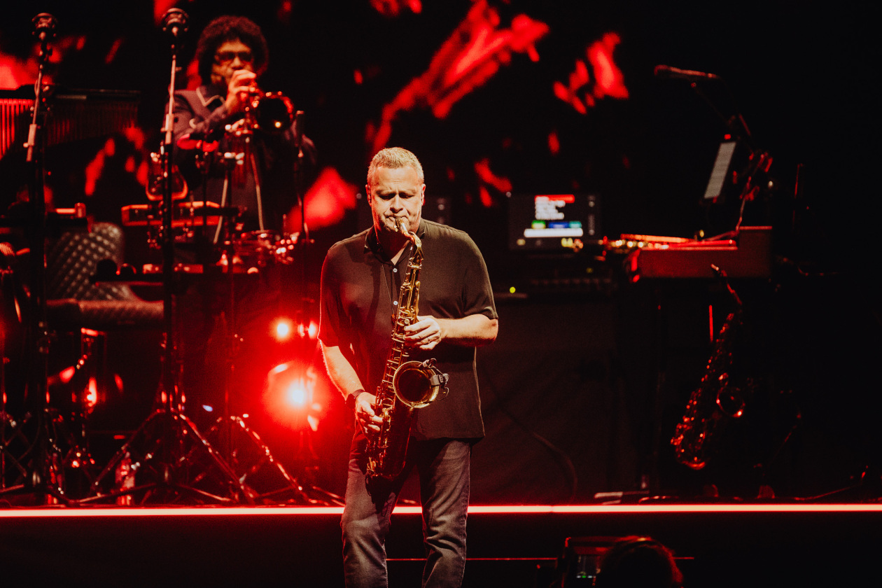 "40th Anniversary"-Tour: Sänger Mick Hucknall und Band. – Simply Red.