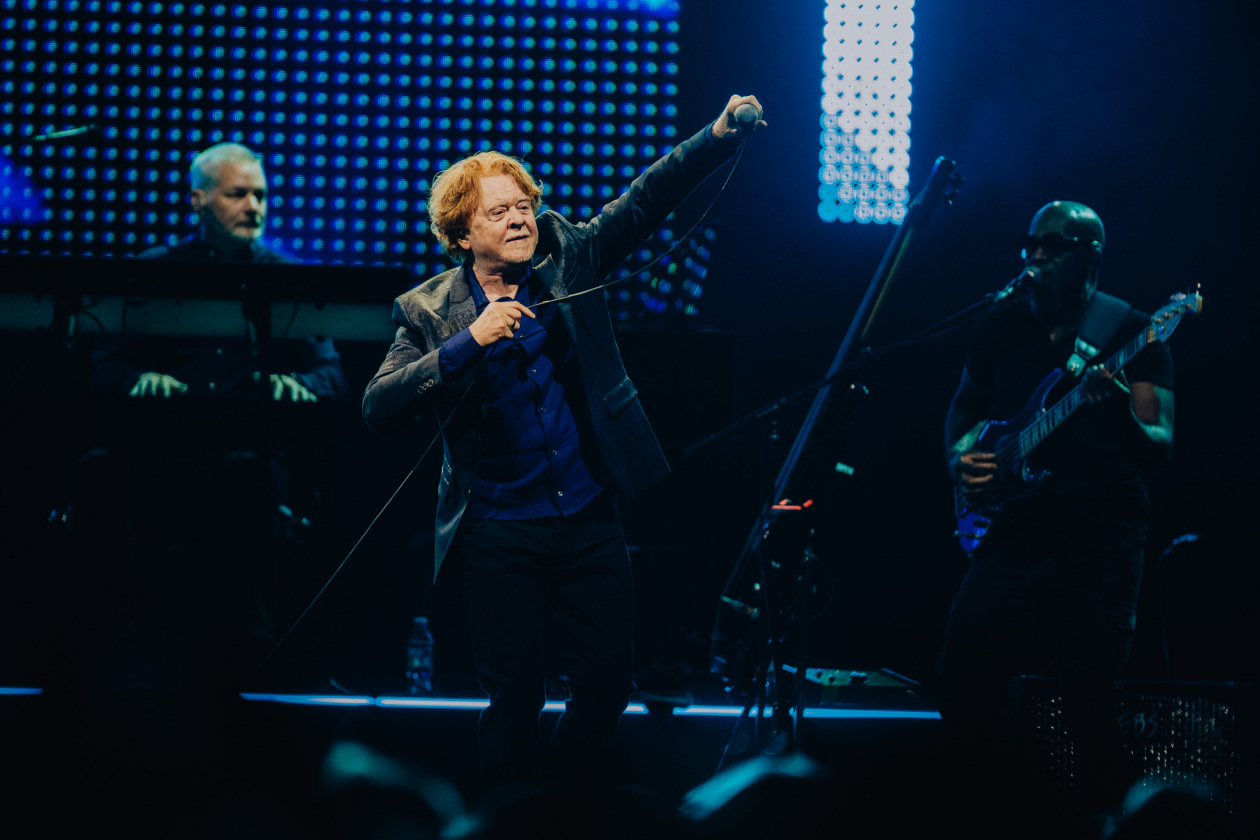 "40th Anniversary"-Tour: Sänger Mick Hucknall und Band. – Simply Red.