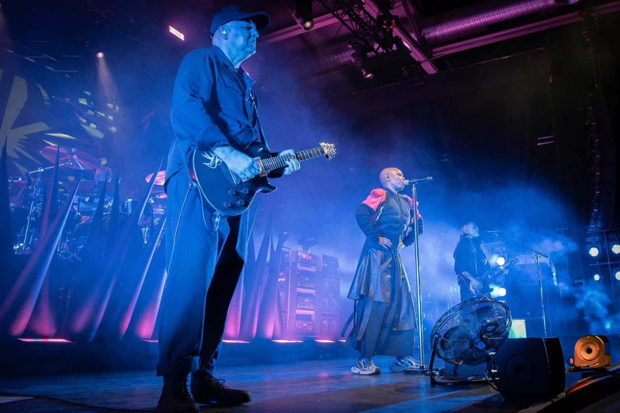 Energiegeladenes 90s-Revival: Skin und Band begeistern ein ausverkauftes Haus. – Skunk Anansie.