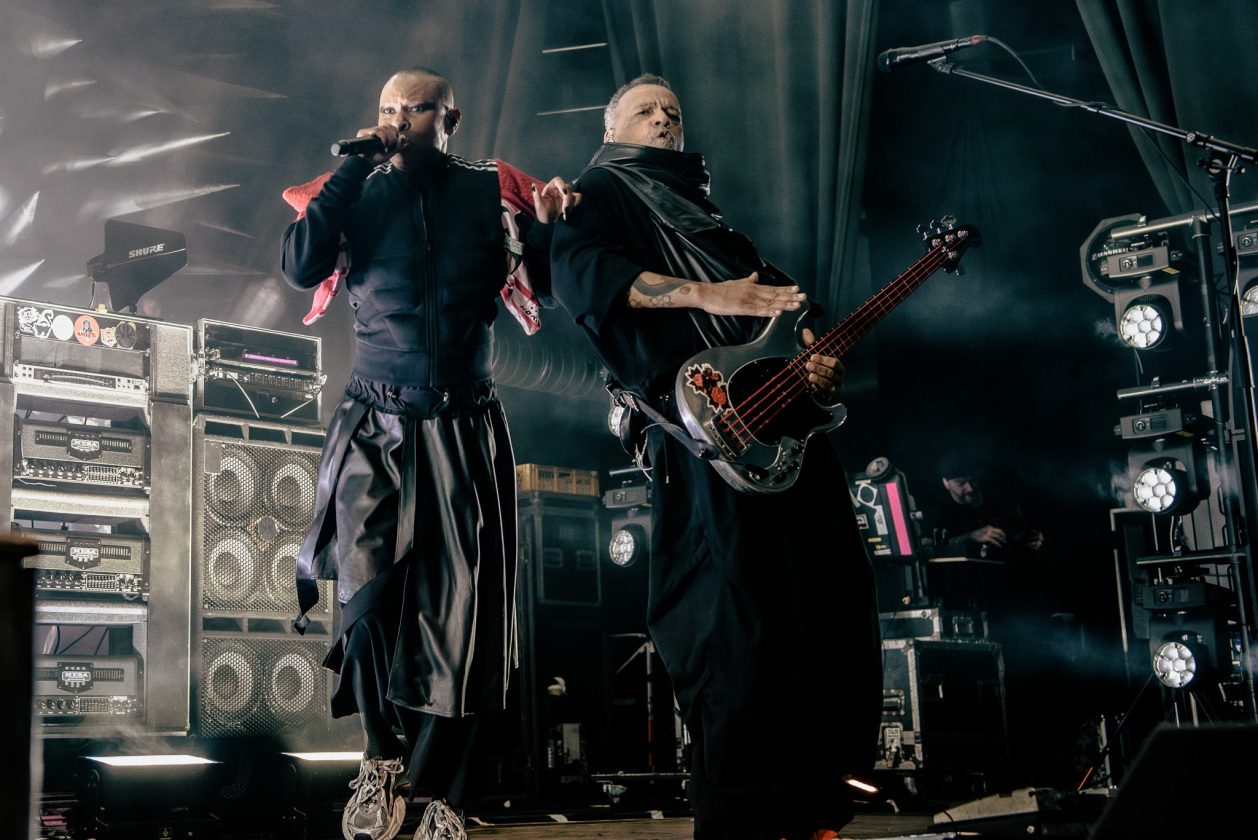 Energiegeladenes 90s-Revival: Skin und Band begeistern ein ausverkauftes Haus. – Skunk Anansie.