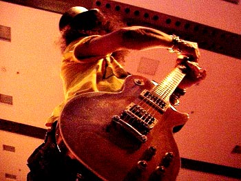 Slash's Snakepit – Mit Dienstzylinder und Les Paul.