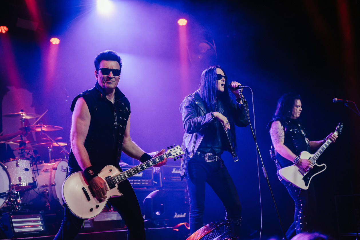 Die finnischen Dark Rock-Urgesteine um Jyrki 69 live. – The 69 Eyes.