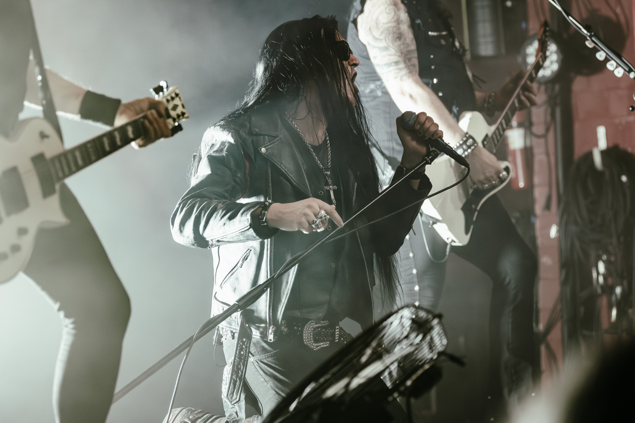 Die finnischen Dark Rock-Urgesteine um Jyrki 69 live. – The 69 Eyes.