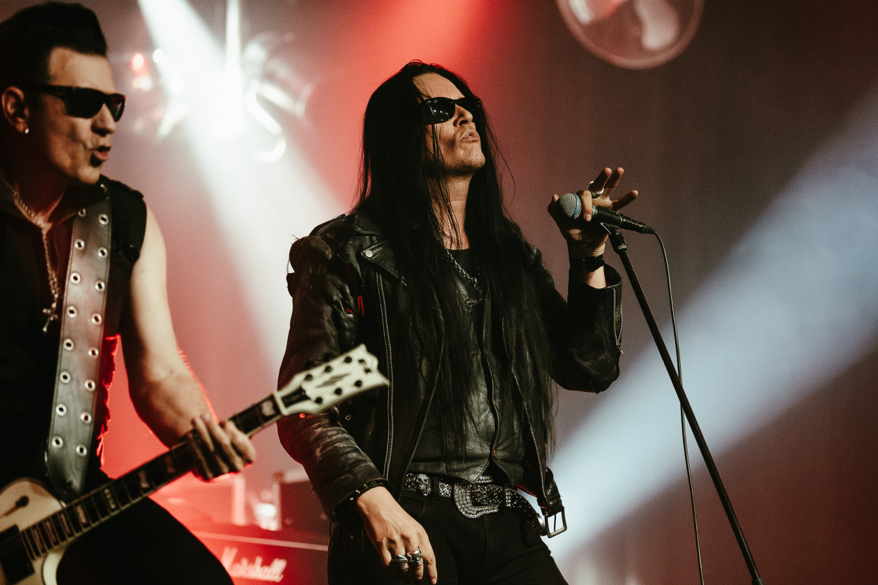 Die finnischen Dark Rock-Urgesteine um Jyrki 69 live. – The 69 Eyes.
