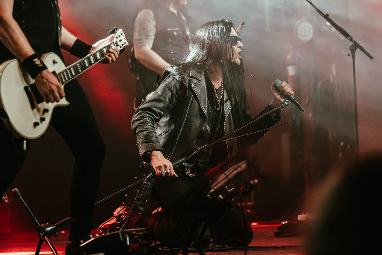 Die finnischen Dark Rock-Urgesteine um Jyrki 69 live. – The 69 Eyes.