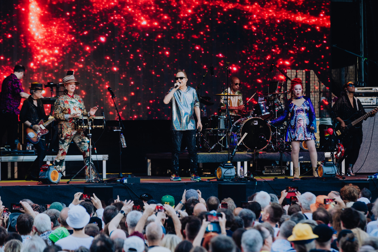Space-Tanzparty und viel Nostalgie: Fred Schneider, Kate Pierson und Kate Piesron live. – The B-52's.