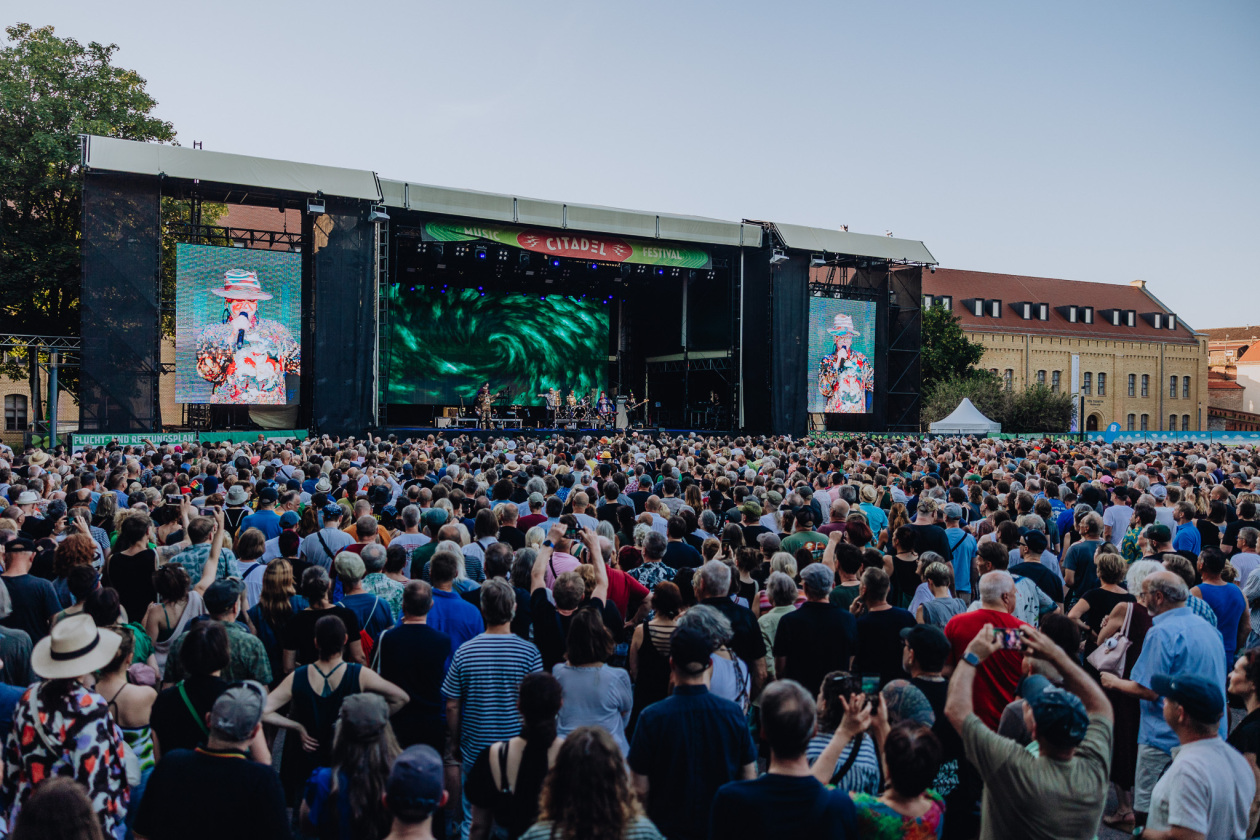 Space-Tanzparty und viel Nostalgie: Fred Schneider, Kate Pierson und Kate Piesron live. – The B-52's.