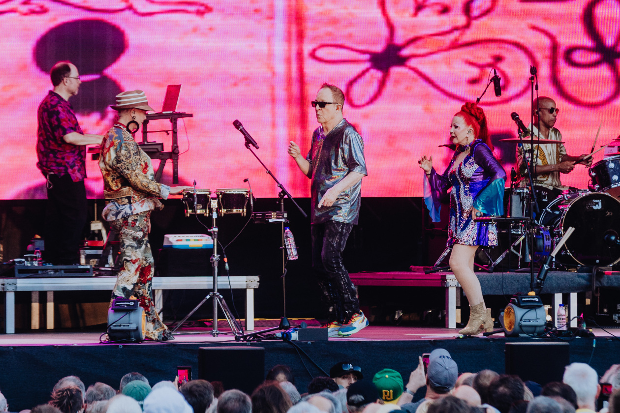 Space-Tanzparty und viel Nostalgie: Fred Schneider, Kate Pierson und Kate Piesron live. – The B-52's.
