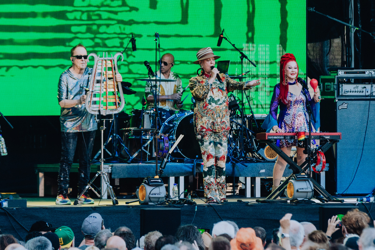 The B-52's – Space-Tanzparty und viel Nostalgie: Fred Schneider, Kate Pierson und Kate Piesron live. – Fred Schneider, Cindy Wilson und Kate Pierson.