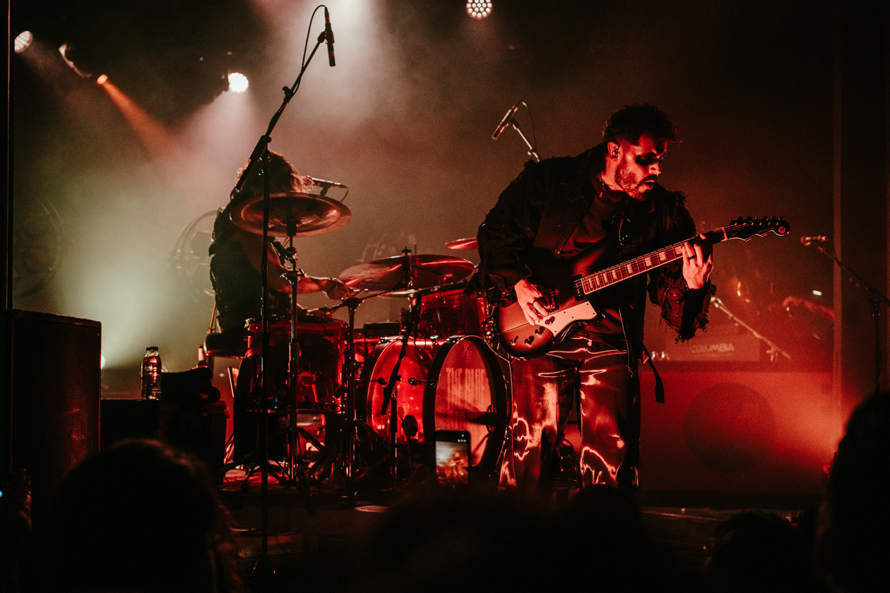 Minimalistische Besetzung, maximale Energie: zwei Kanadier in der Haupstadt. – The Blue Stones.