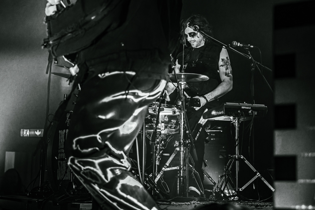 Minimalistische Besetzung, maximale Energie: zwei Kanadier in der Haupstadt. – The Blue Stones.