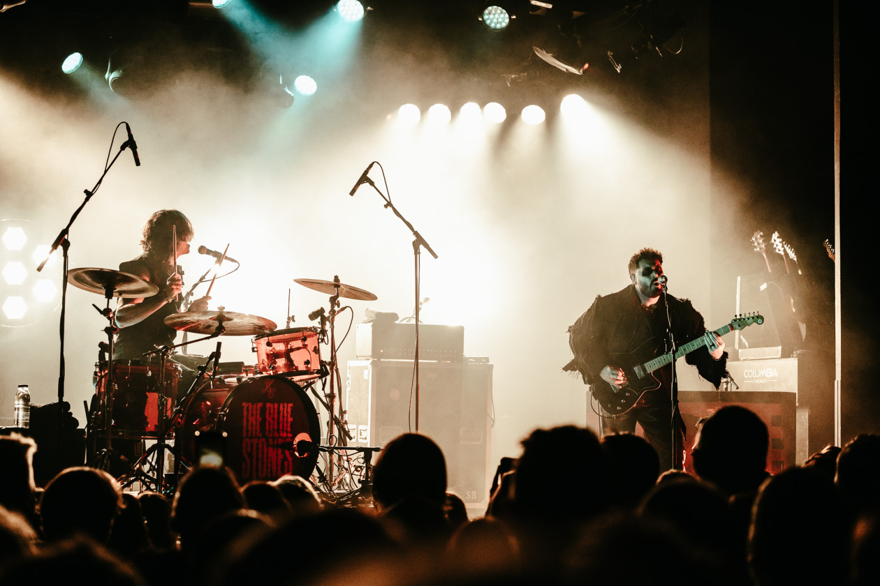 Minimalistische Besetzung, maximale Energie: zwei Kanadier in der Haupstadt. – The Blue Stones.