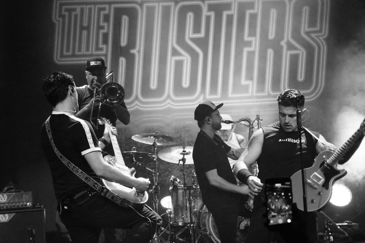 Ausverkauftes Haus und Ska satt: Joe Ibrahim und Band. – The Busters.