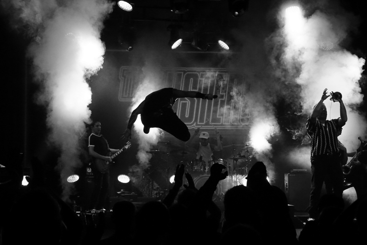 Ausverkauftes Haus und Ska satt: Joe Ibrahim und Band. – The Busters.