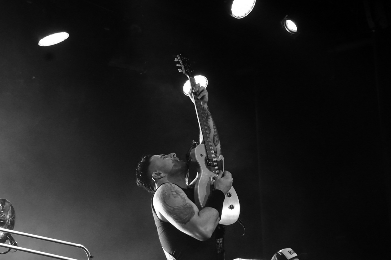 Ausverkauftes Haus und Ska satt: Joe Ibrahim und Band. – The Busters.