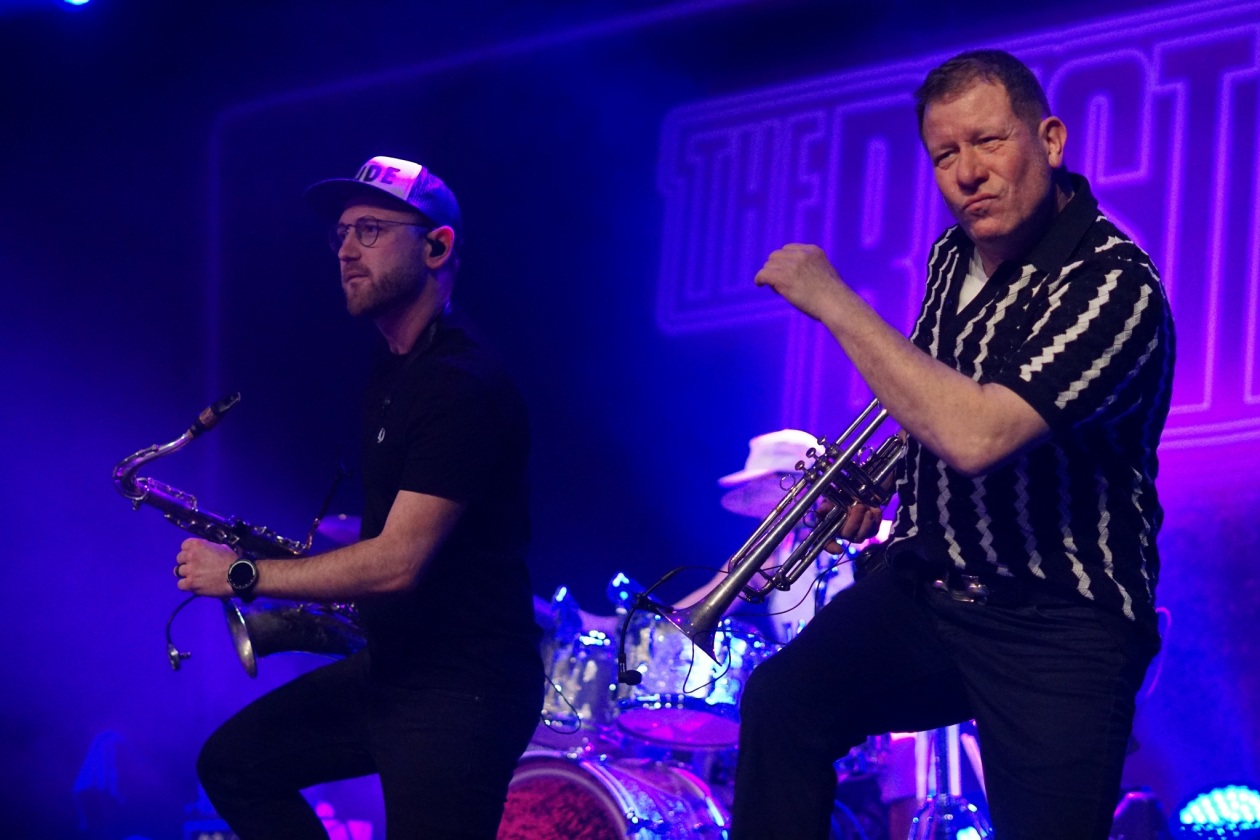 Ausverkauftes Haus und Ska satt: Joe Ibrahim und Band. – The Busters.