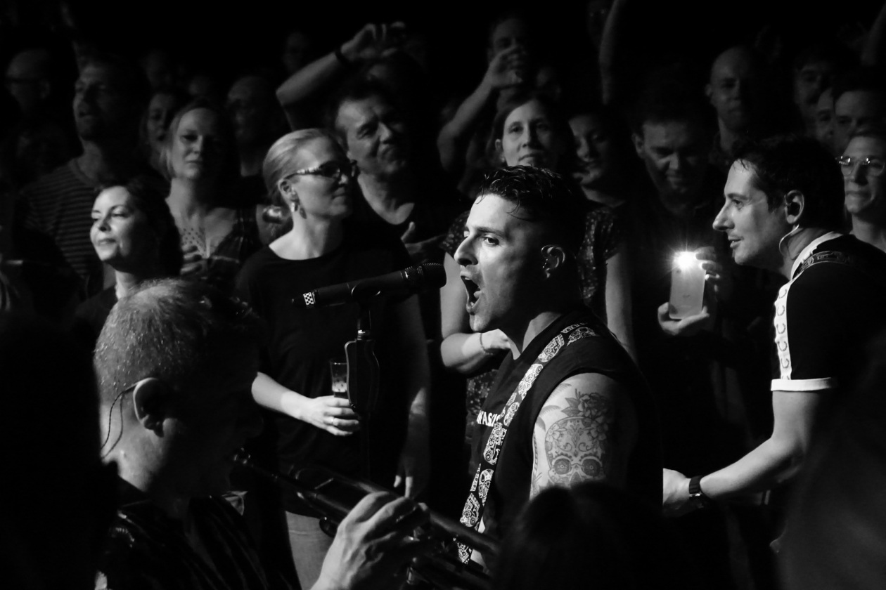 Ausverkauftes Haus und Ska satt: Joe Ibrahim und Band. – The Busters.