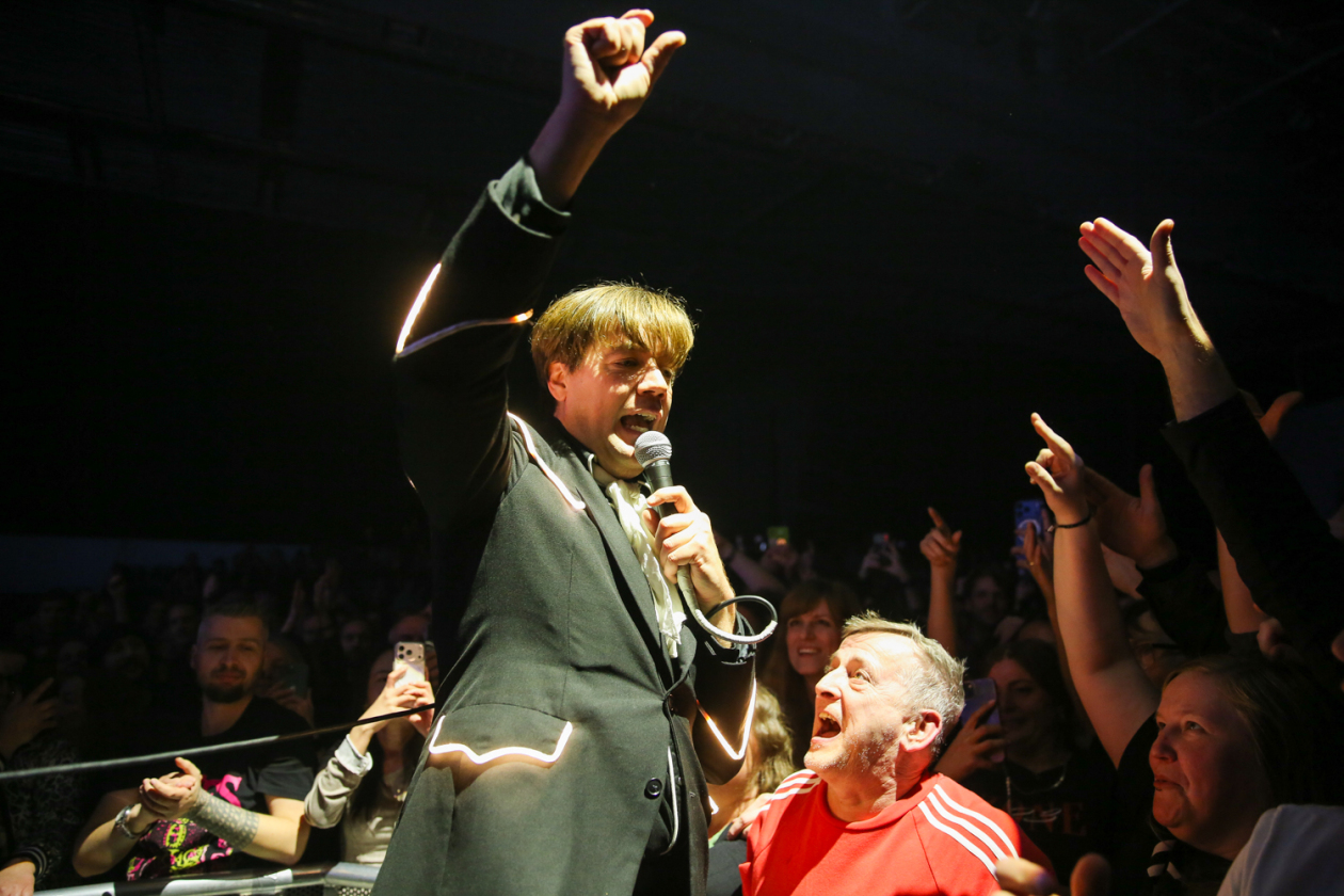 Eine bessere Liveband als die fünf schwedischen Rocker muss man lange suchen! – The Hives.
