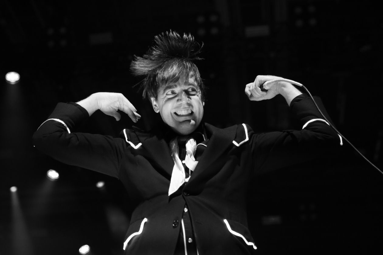 Eine bessere Liveband als die fünf schwedischen Rocker muss man lange suchen! – The Hives.