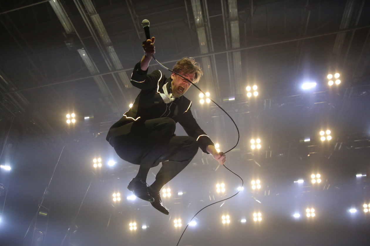 Eine bessere Liveband als die fünf schwedischen Rocker muss man lange suchen! – The Hives.