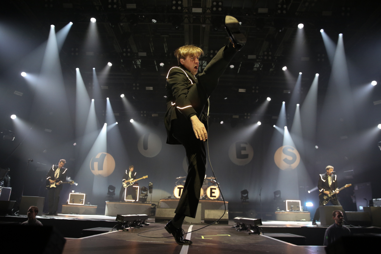 Eine bessere Liveband als die fünf schwedischen Rocker muss man lange suchen! – The Hives.