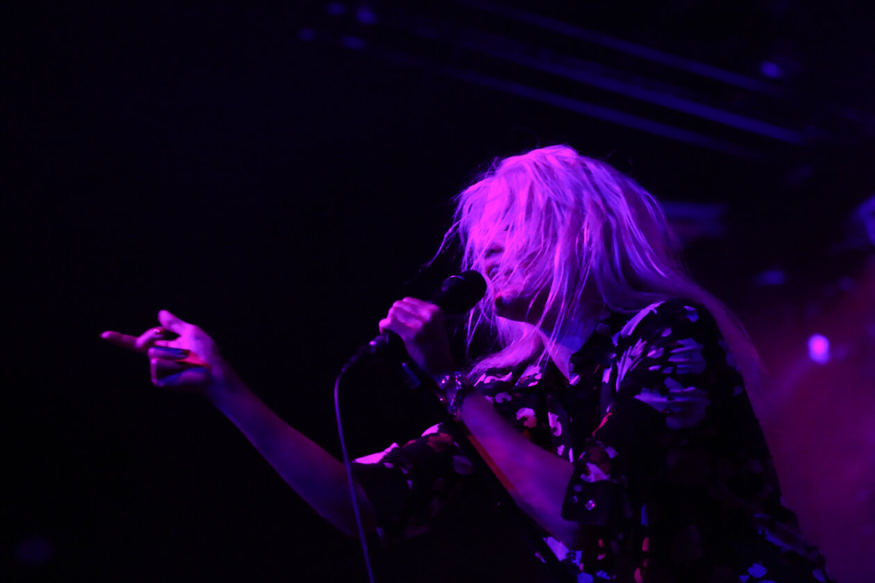 The Kills – Sechs Jahre nach dem letzten Gig des Duos in der Hansestadt begeistern Alison Mosshart und Jamie Hince die fast ausverkaufte Location. – Alison Mosshart.