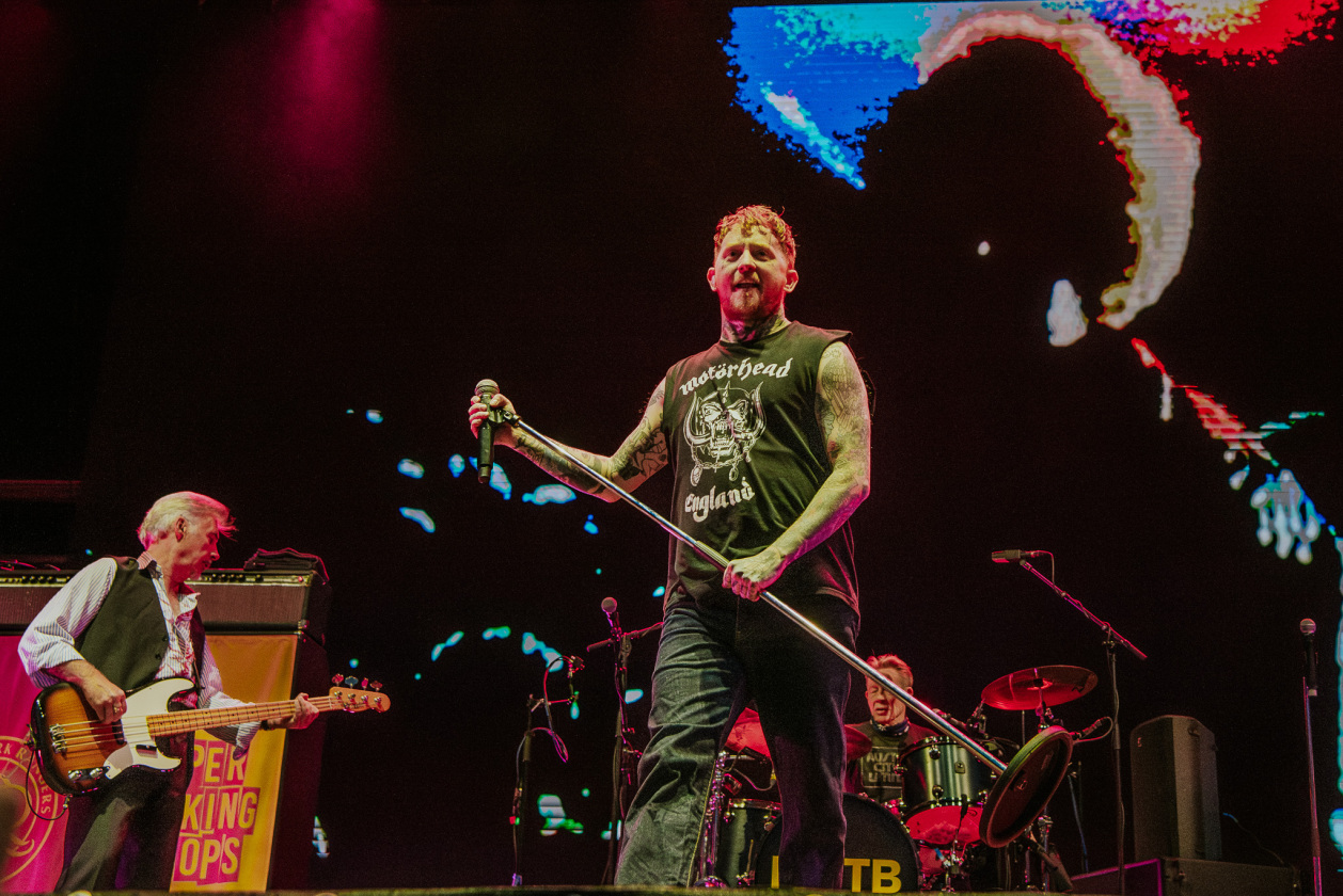 The Sex Pistols – Die Ur-Punks zerlegen mit Frank Carter am Mikrofon die Zitadelle der Hauptstadt. – Pistols.