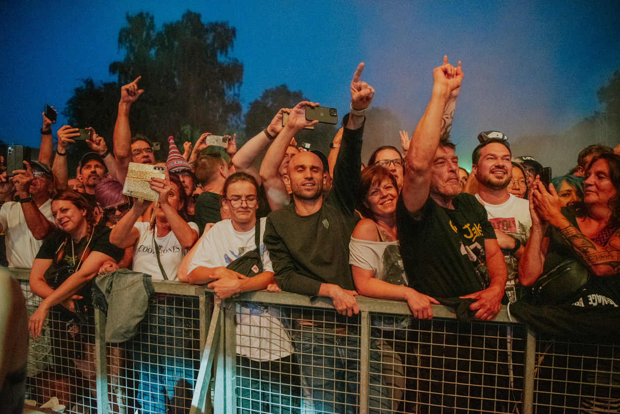 The Sex Pistols – Fans.