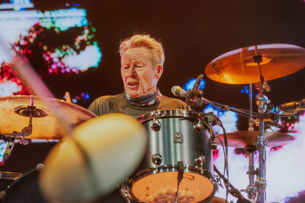 The Sex Pistols – Die Ur-Punks zerlegen mit Frank Carter am Mikrofon die Zitadelle der Hauptstadt. – Paul Cook.