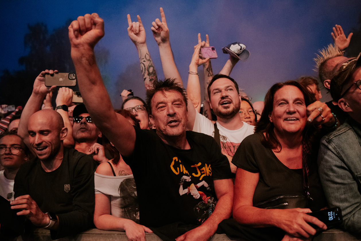 The Sex Pistols – Die Ur-Punks zerlegen mit Frank Carter am Mikrofon die Zitadelle der Hauptstadt. – Yeah!