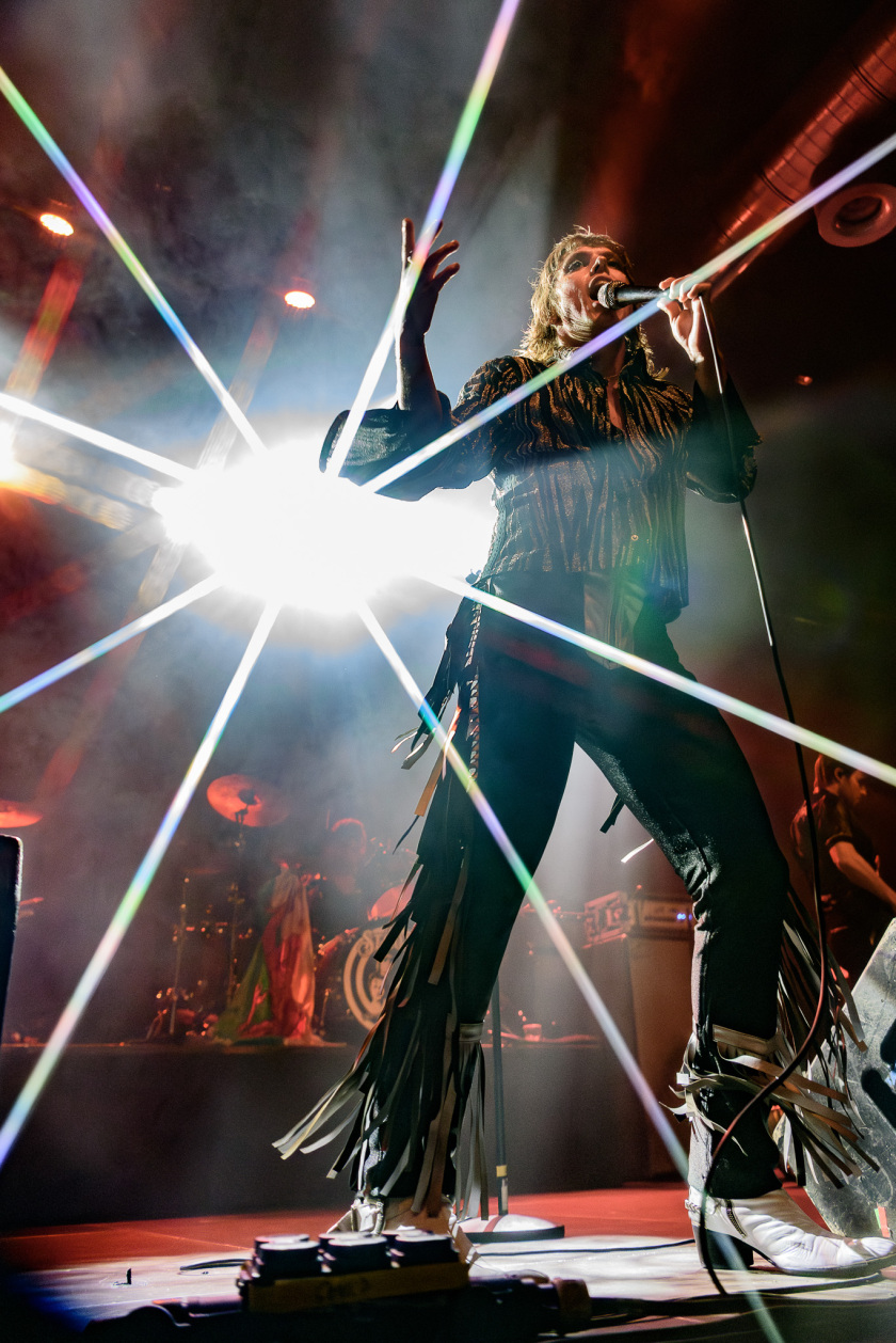 Viel Spielfreude, sauberer Sound und ordentlich Rockstar- Attitüde: ein perfekter Auftritt. – The Struts.