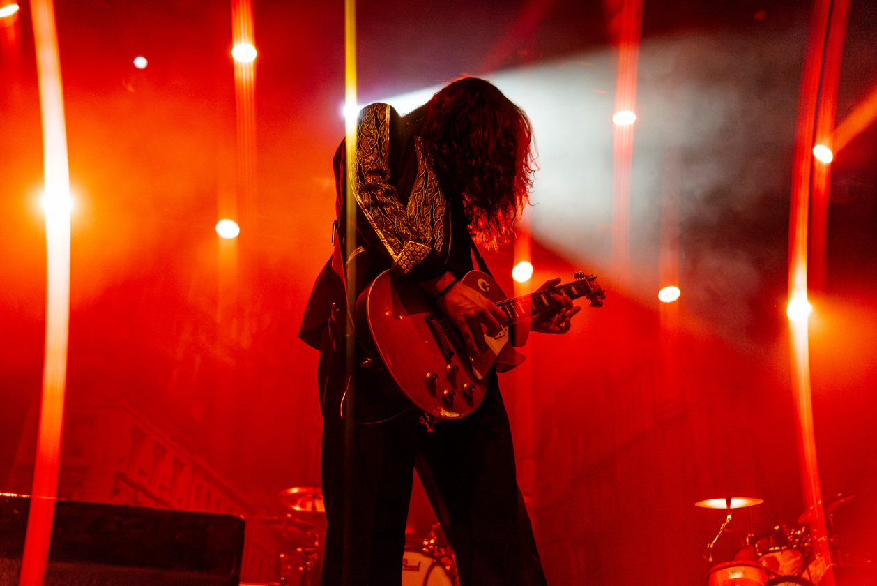 Viel Spielfreude, sauberer Sound und ordentlich Rockstar- Attitüde: ein perfekter Auftritt. – The Struts.