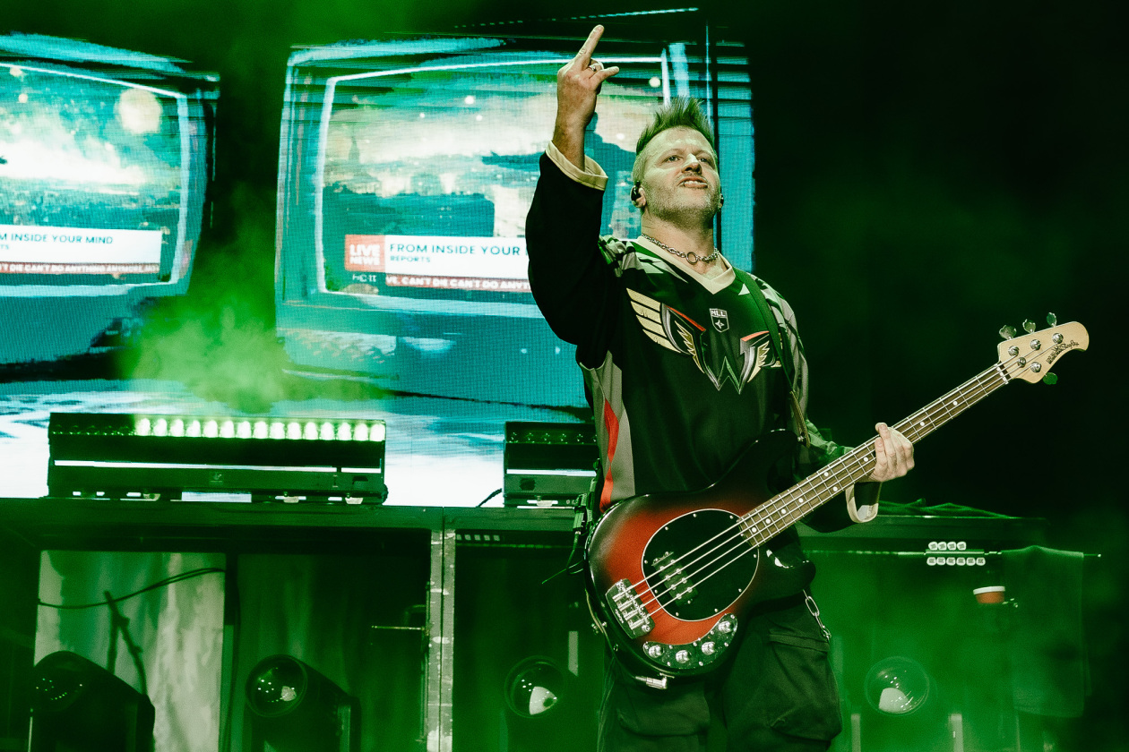 Three Days Grace – Die kanadischen Alternativerock/Metal-Pioniere vor proppenvollem Haus. – Brad Walst.