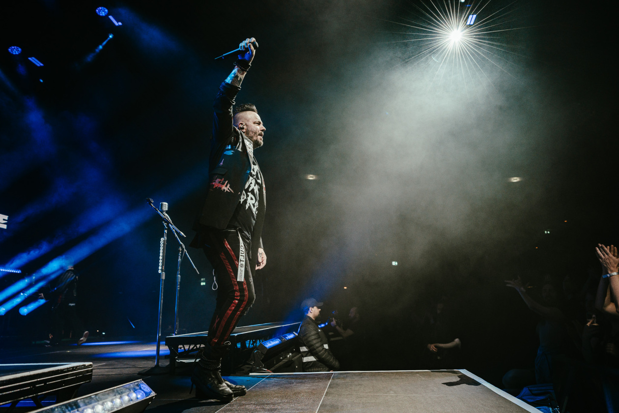 Three Days Grace – Die kanadischen Alternativerock/Metal-Pioniere vor proppenvollem Haus. – Three Days Geace.