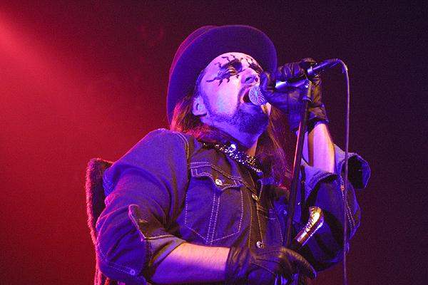 Turbonegro – Hank in red