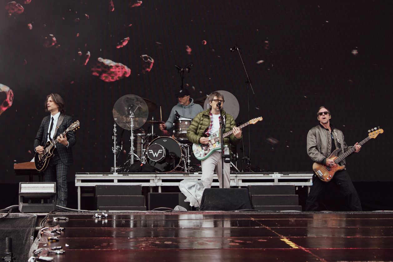 Umjubelter Flashback mit "Buddy Holly" oder "My Name Is Jonas". – Weezer bei Rock im Park am Sonntag.