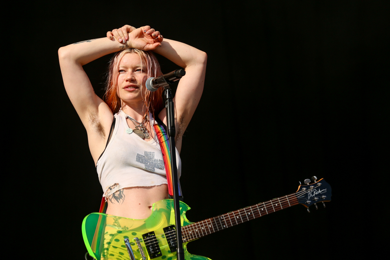 Die britische Band lieferte eine der coolsten Festivalperformances überhaupt. – Wet Leg.