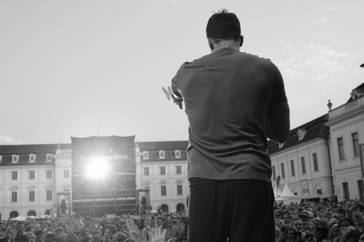 Mit dem aktuellen Album "Hast Du Kurz Zeit" auf großer Open Air-Tour. – Wincent Weiss.