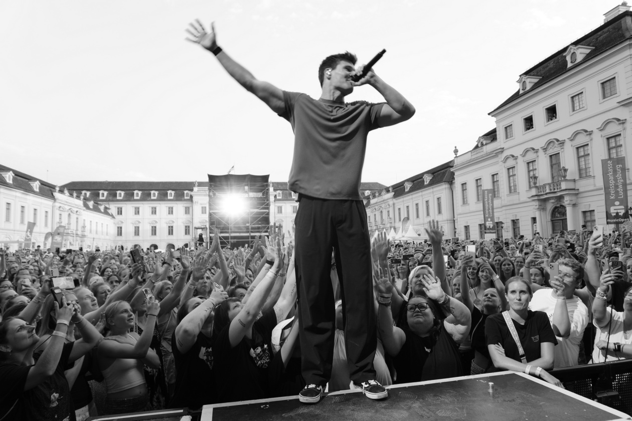 Mit dem aktuellen Album "Hast Du Kurz Zeit" auf großer Open Air-Tour. – Wincent Weiss.