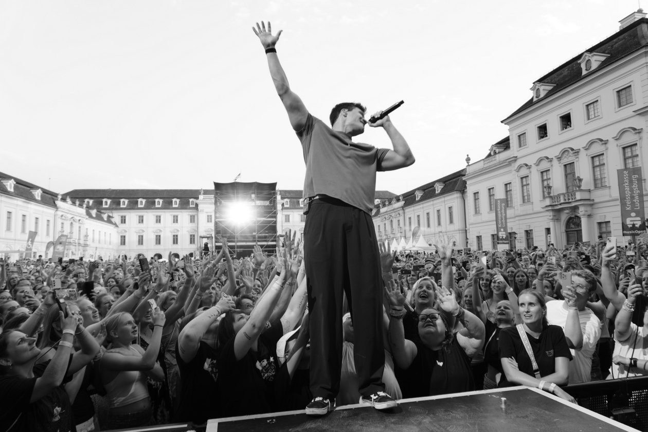 Mit dem aktuellen Album "Hast Du Kurz Zeit" auf großer Open Air-Tour. – Wincent Weiss.